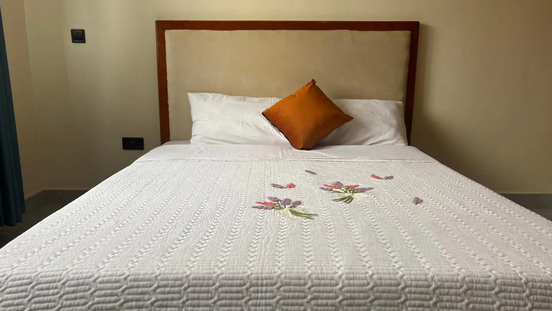 Reto Luxury Homes 1 Bedroom Apartment Καμπάλα 0*,